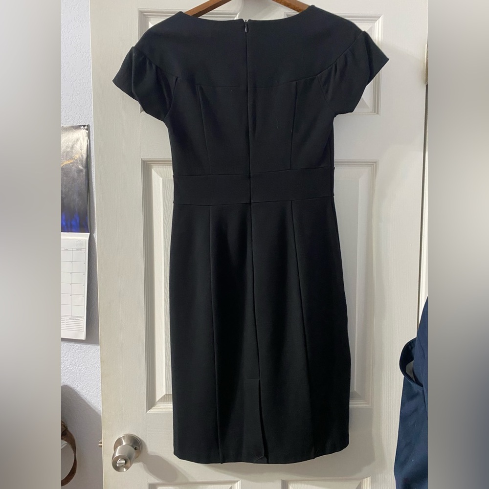 Banana Republic size 6 little black dress - Picture 2 of 9